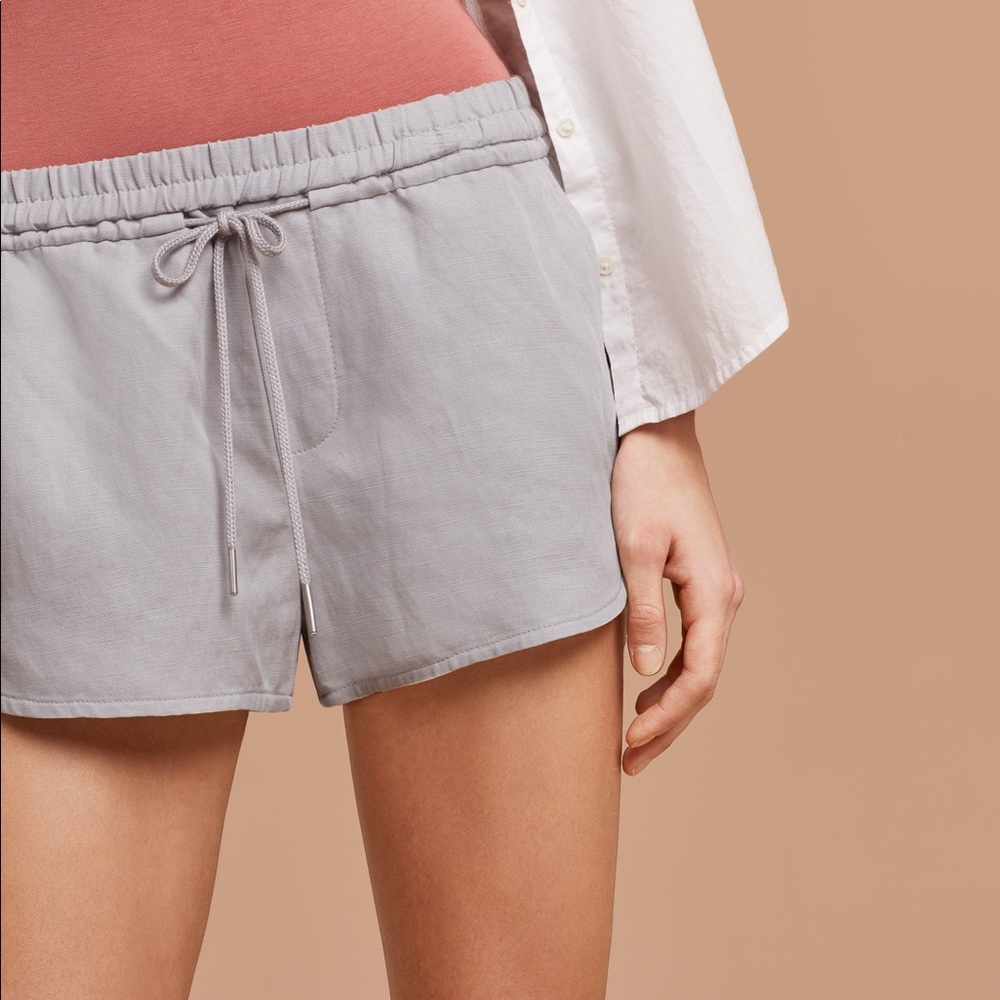 Aritzia Community linen shorts